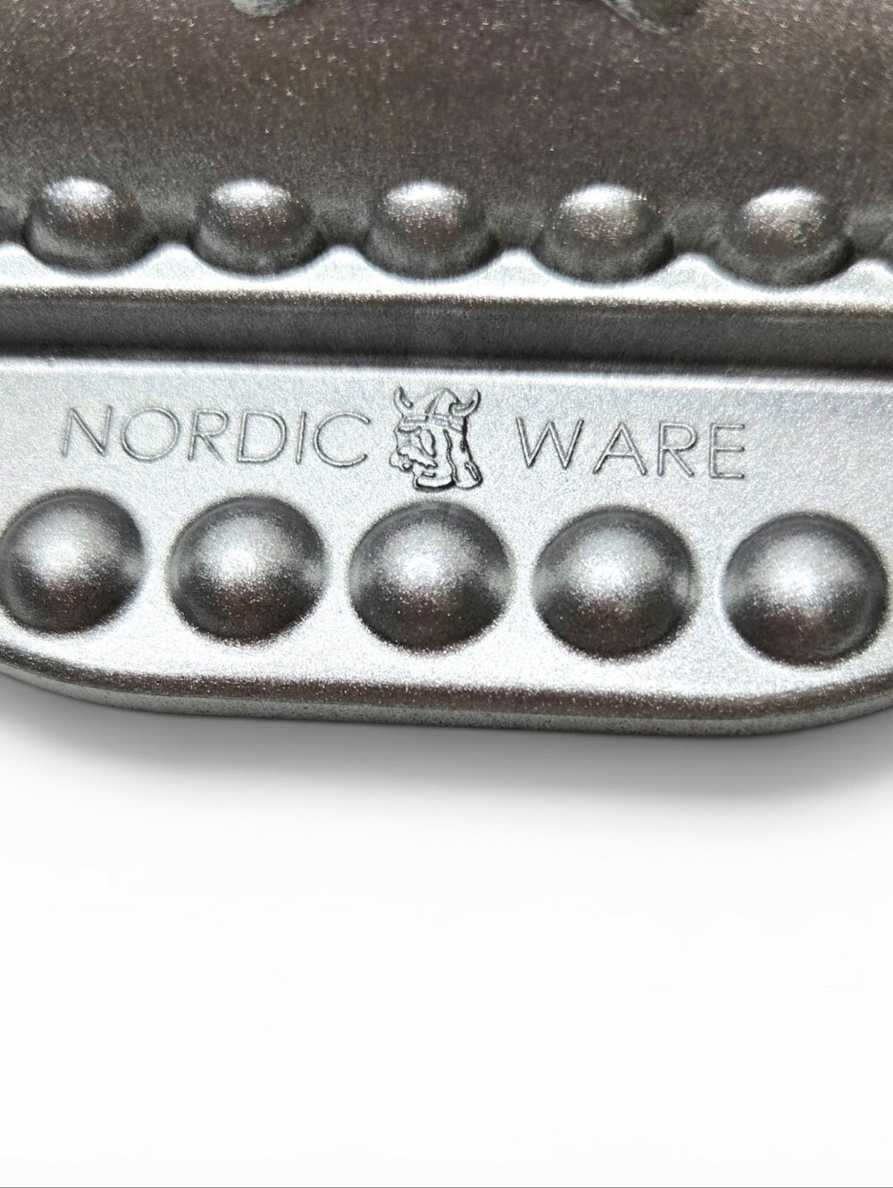 Nordic Ware Snowflake Baking Pan - Picture 8 of 11